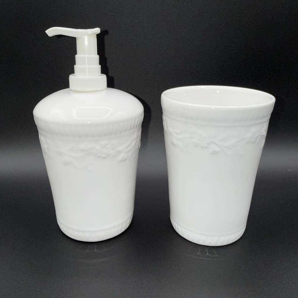 Crabtree & Evelyn Vintage White Embossed Ceramic Bath Set Made In Portugal NEW